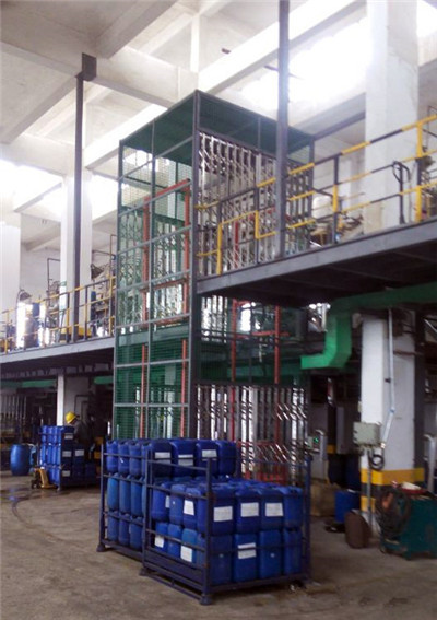 導(dǎo)軌式液壓升降機(jī) 導(dǎo)軌式液壓升降機(jī)