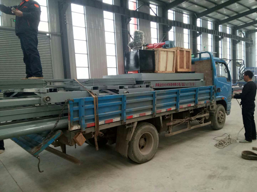 導(dǎo)軌式液壓升降機 導(dǎo)軌式液壓升降機