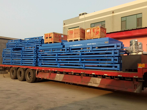 導(dǎo)軌式液壓升降平臺(tái) 導(dǎo)軌式液壓升降平臺(tái)