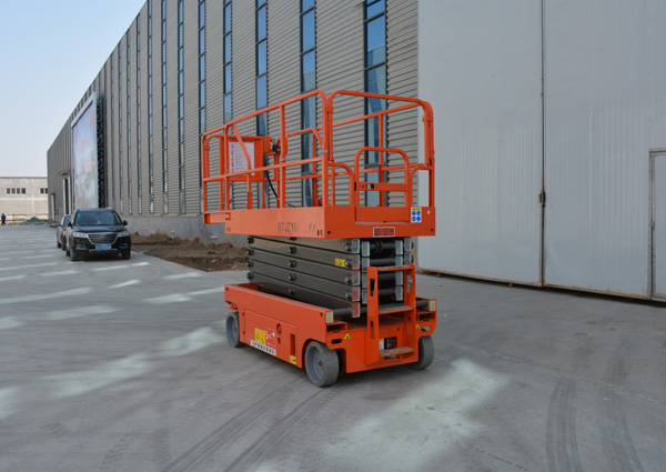 剪叉式液壓升降平臺(tái) 剪叉式液壓升降平臺(tái)