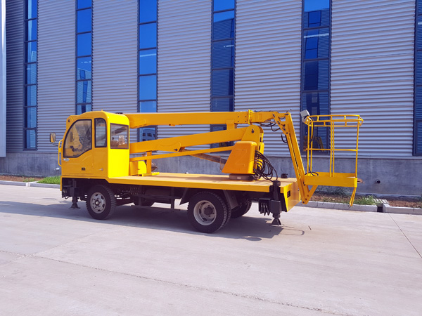 自行走折臂式液壓升降機(jī) 自行走折臂式液壓升降機(jī)