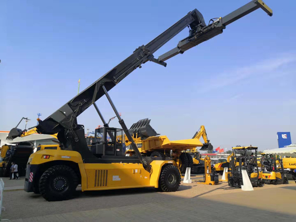 移動(dòng)液壓升降平臺 移動(dòng)液壓升降平臺